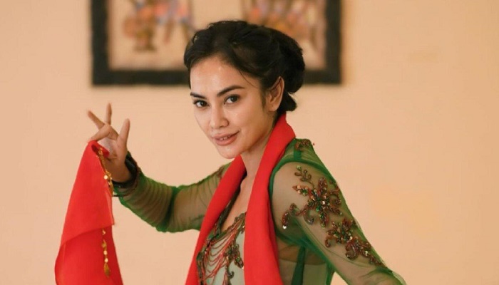 Aktris Masayu Anastasia Menjadi Sinden Di Paku Tanah Jawa