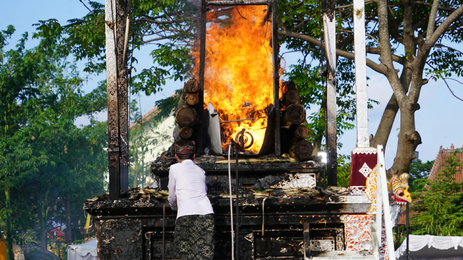 Mengenal Tradisi Ngaben, Upacara Bakar Mayat Di Bali