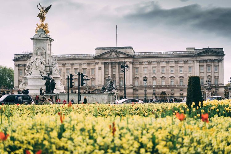 Istana Buckingham Simbolis Kehormatan Kerajaan Inggris