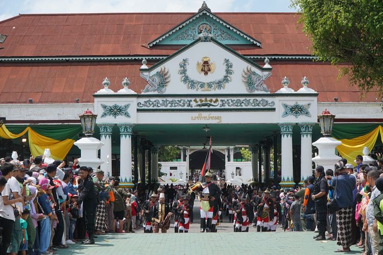 Keraton Yogyakarta Sebagai Pusat Pendidikan Dan Budaya