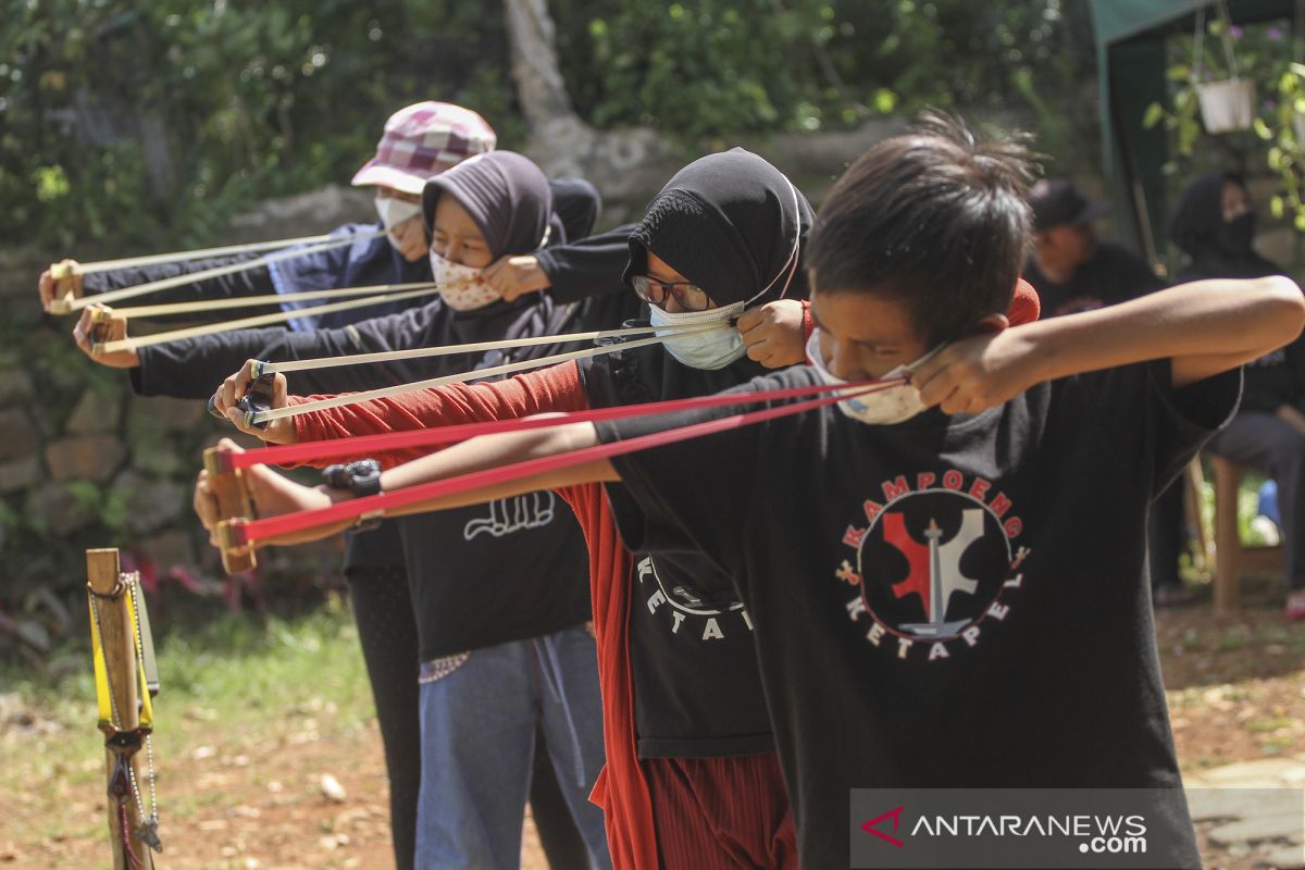 Permainan Tradisional Ketapel Yang Terlupakan