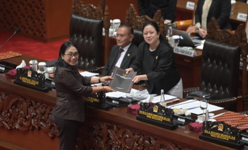 Sudah Di Sahkan Oleh DPR, Ibu Melahirkan Dapat Cuti 6 Bulan