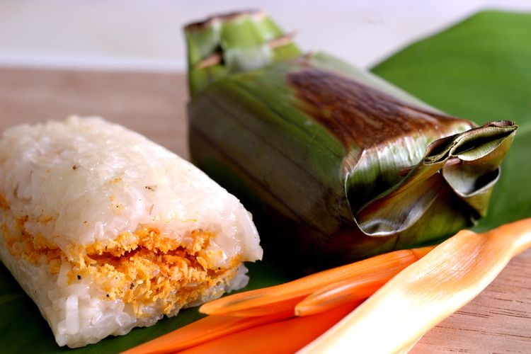 Makanan Tradisional Lemper Khas Indonesia