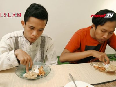 Makan Dengan Tangan Kanan