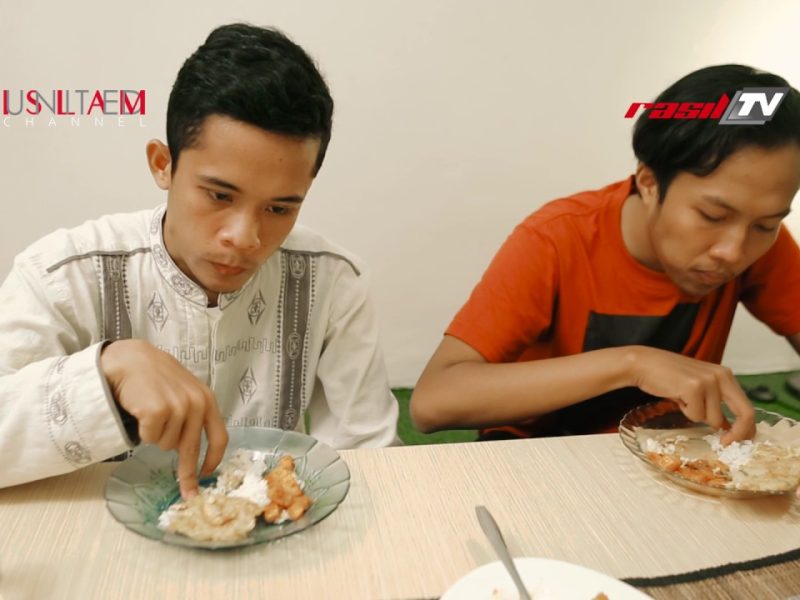 Makan Dengan Tangan Kanan