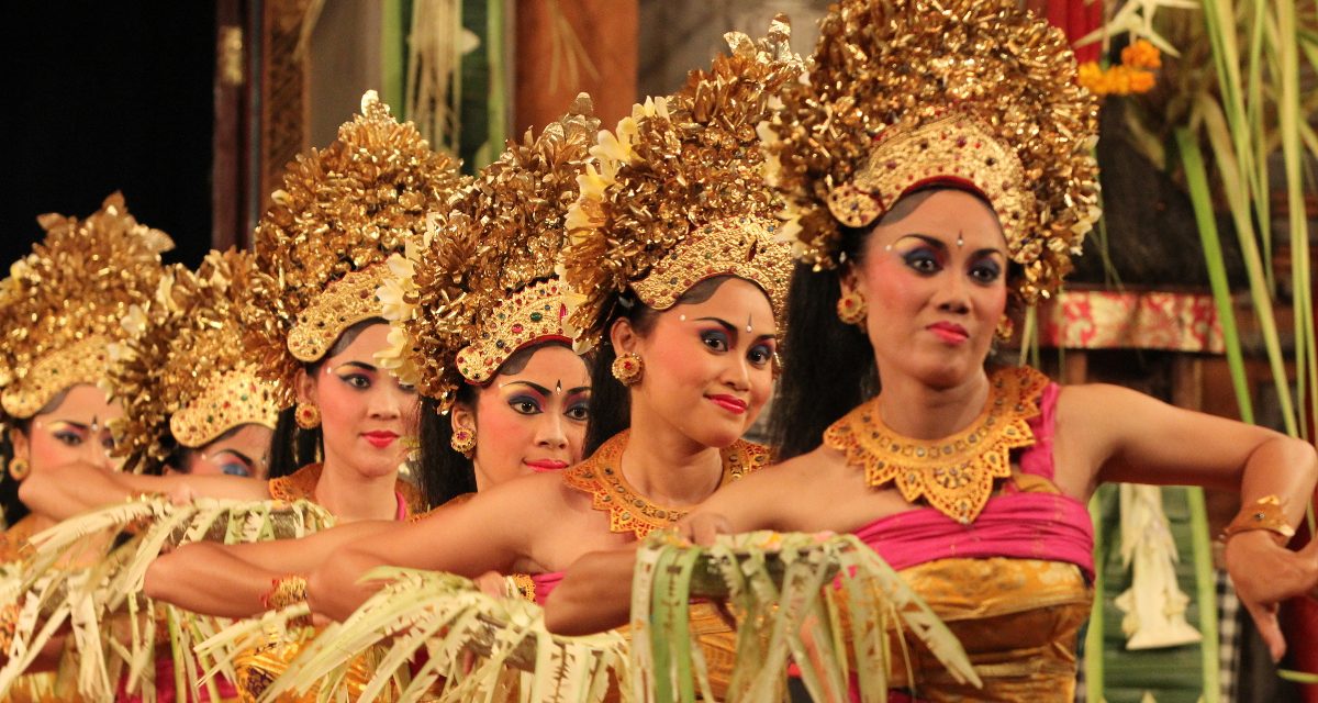 Tarian Pendet Keindahan Dan Makna Dalam Seni Tari Bali