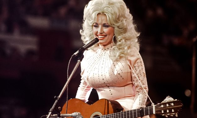 Penyanyi Dolly Parton Pencipta Lagu Hebat Yang Tak Tergantikan