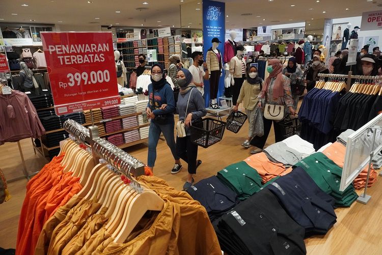 Merk Pakaian Uniqlo